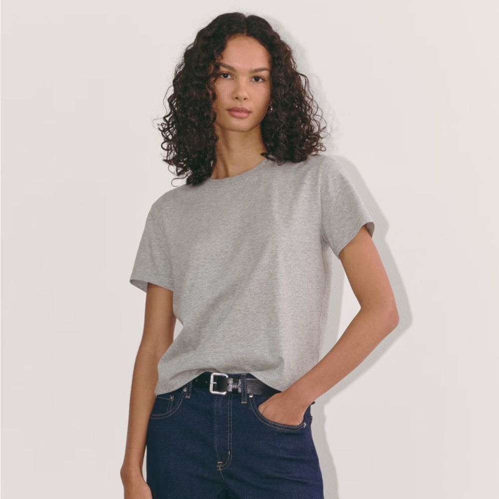 Everlane Box-Cut Tee in Essential Cotton Heathered Gray Small